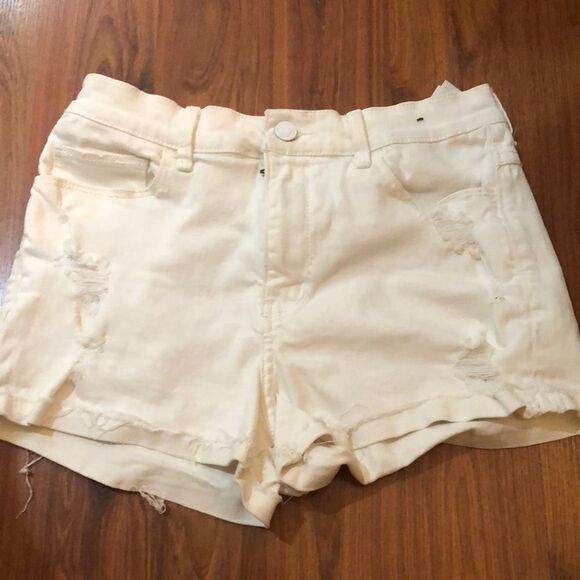Abercrombie White high-rise short size 6 distressed - Picture 1 of 6